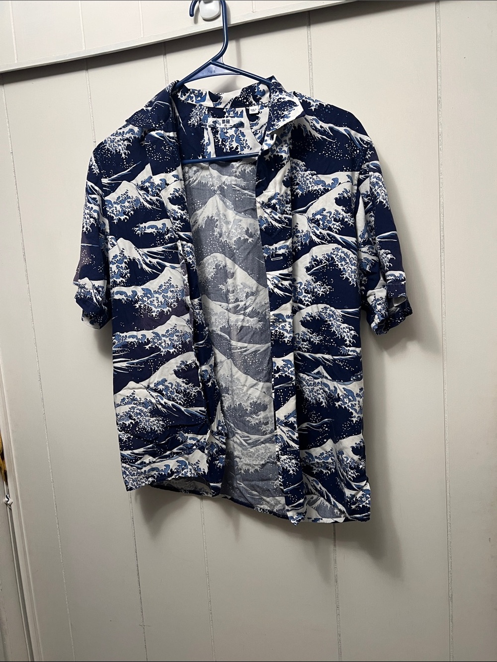 Uniqlo Men's Short Sleeve Navy White Wave-Print Shirt short sleeve button up XS